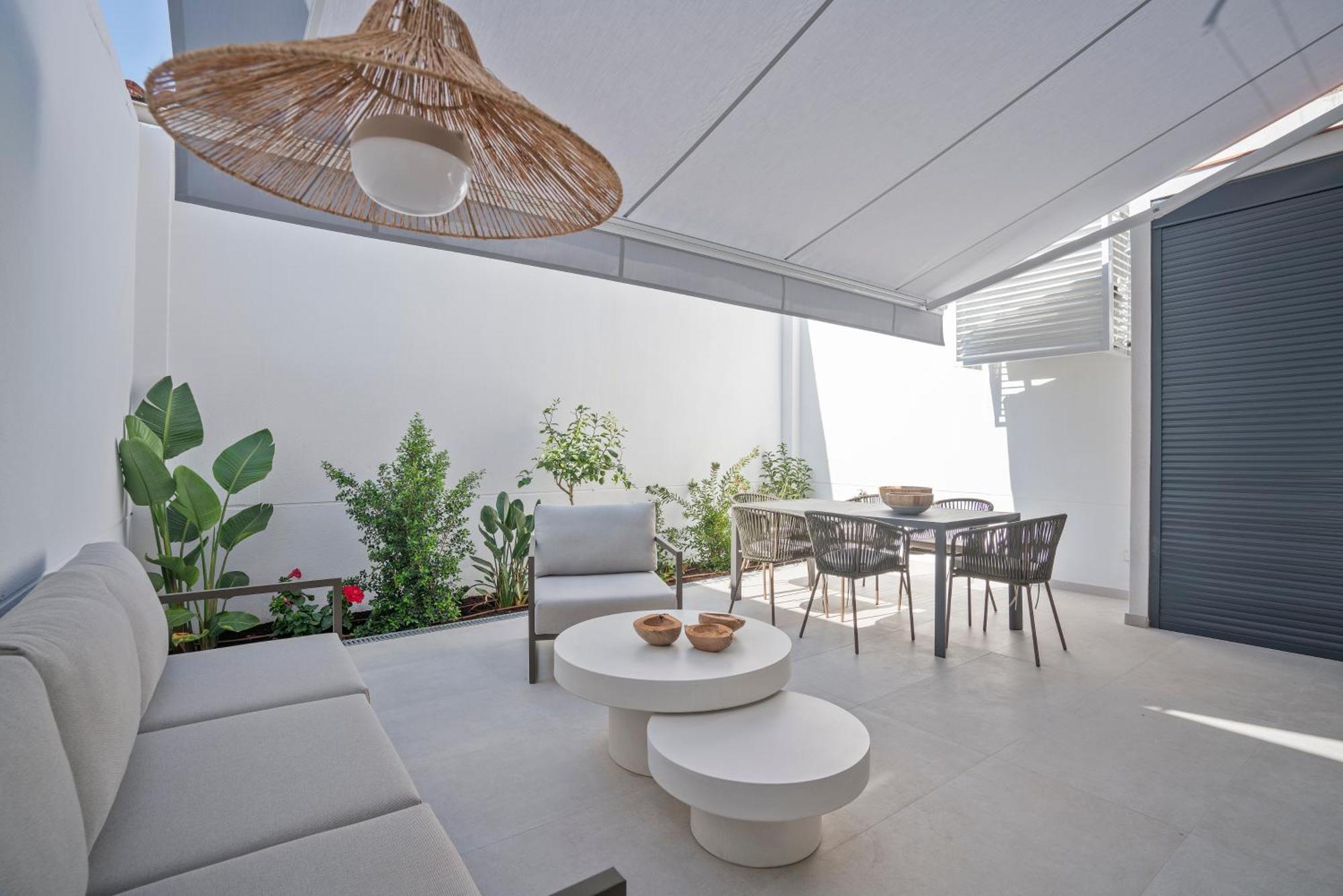 Sitges Spaces Garden Condo-2 Bedrooms, 2 Bathrooms, Garden Terrace, Near Center, Sleeps Up To 6- Monthly Rentals Only Экстерьер фото